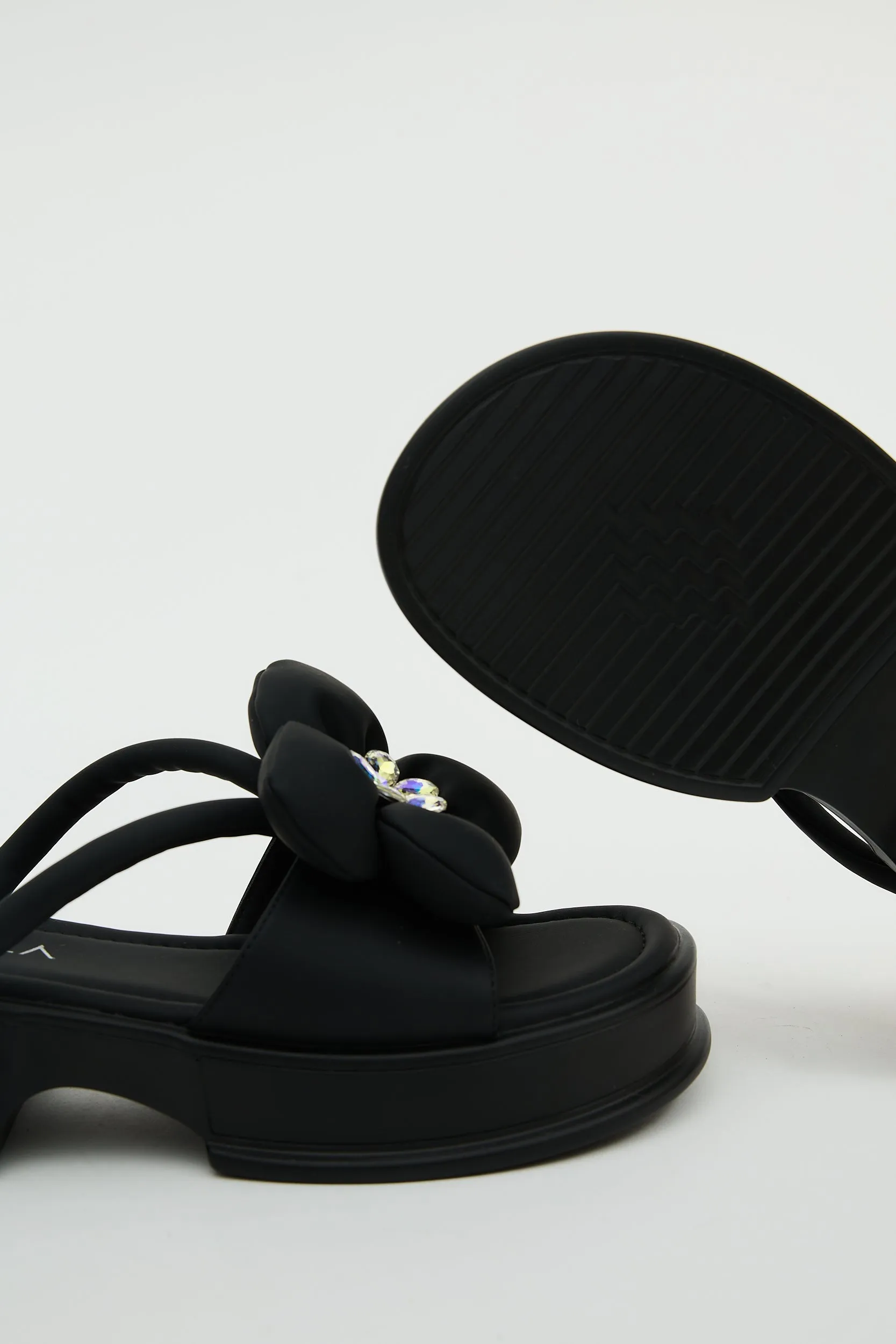 Antora Black