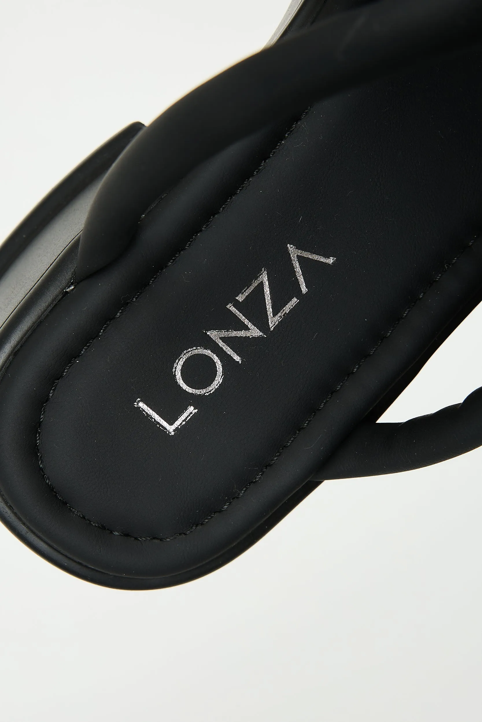 Antora Black