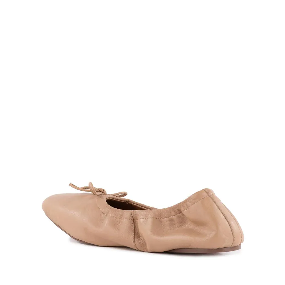 BREATHLESS LEATHER FLAT