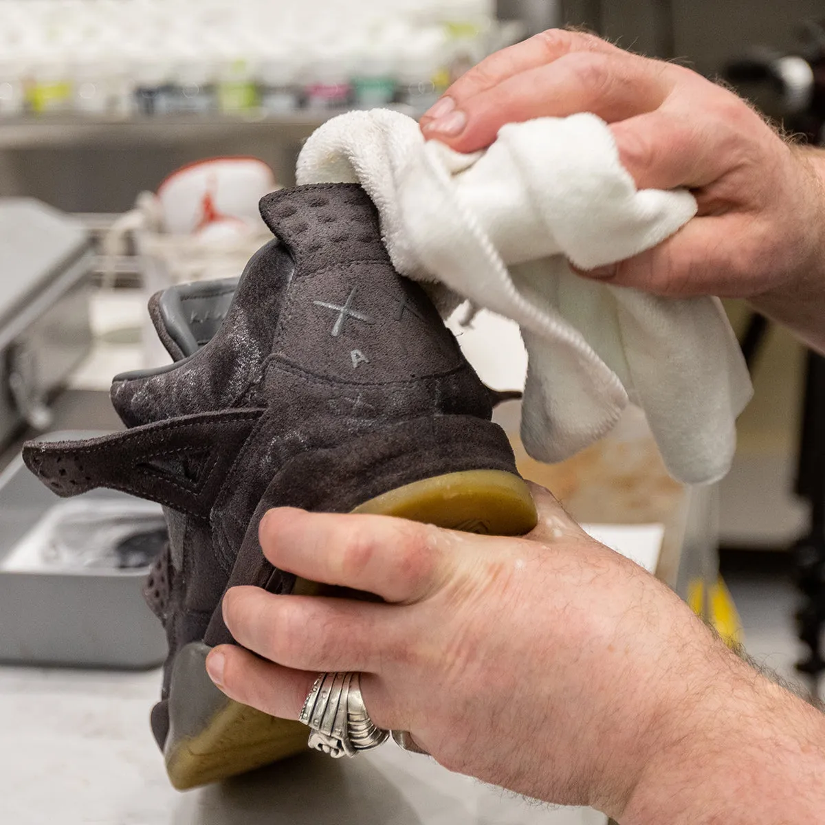 PREMIUM SNEAKERS CLEANING SERVICE WITH RETURN SHIPPING <br> PRICE - £50