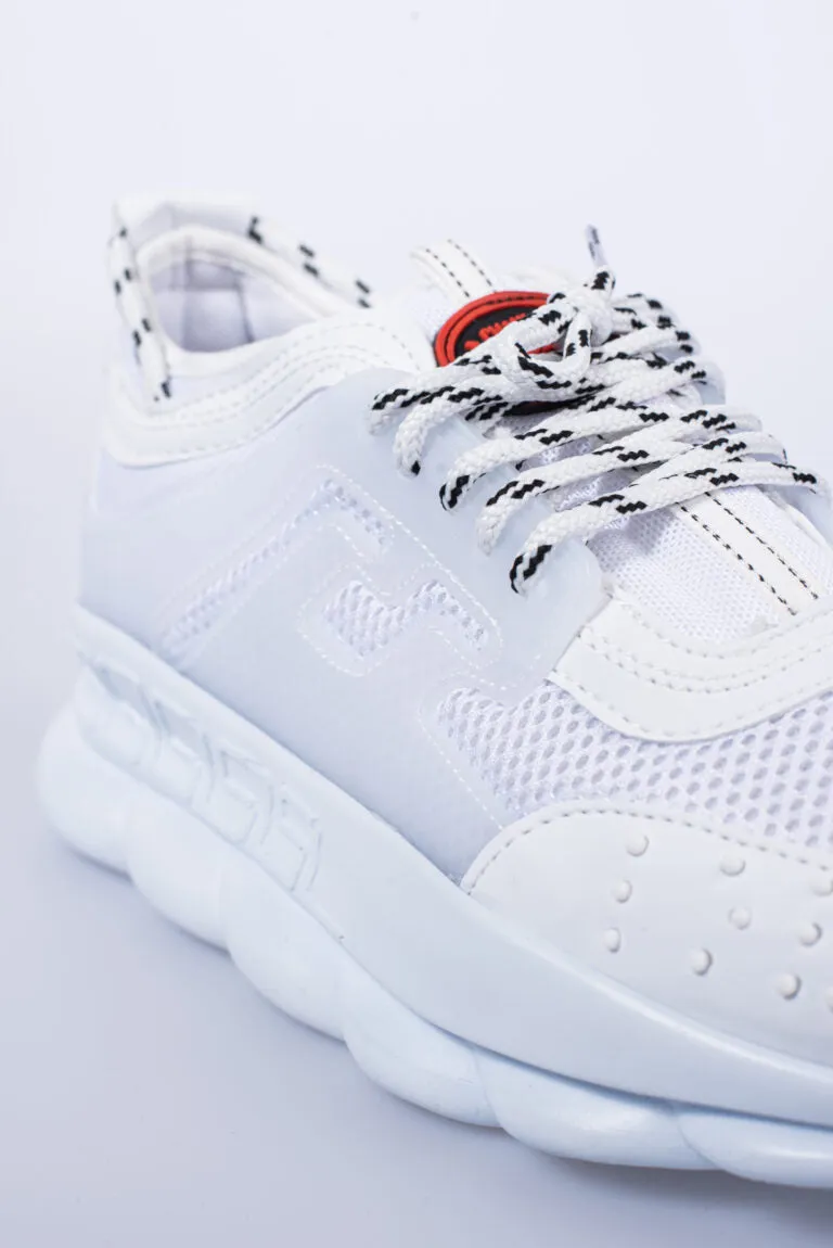 THE FULLY WHITE SNEAKERS