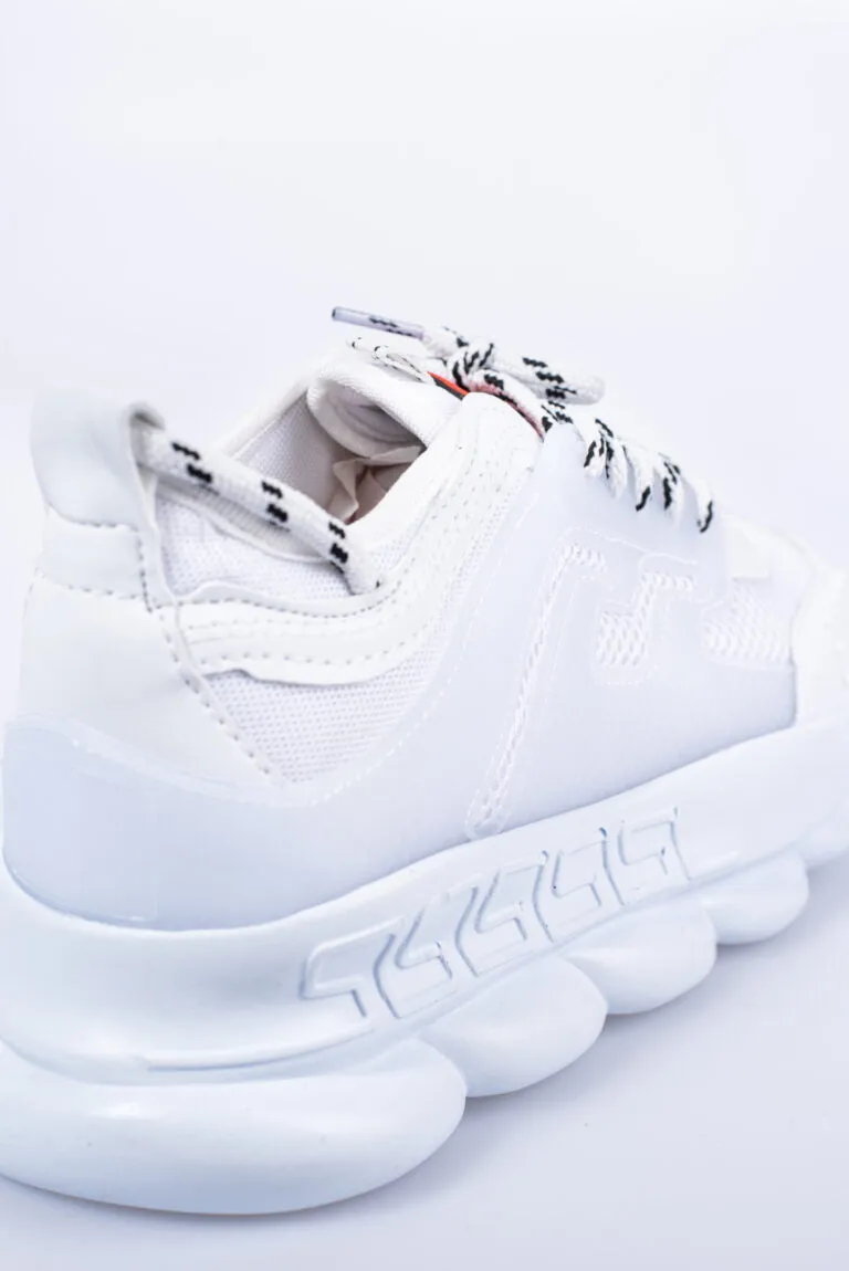 THE FULLY WHITE SNEAKERS